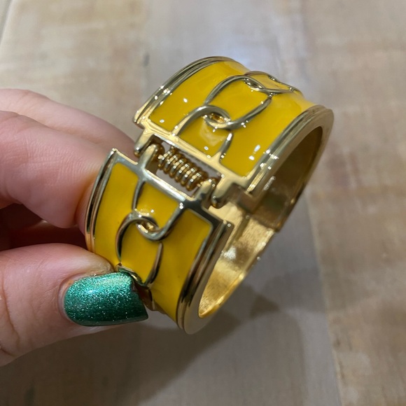 Yellow Gold Tone Bangle bracelet Link Chain Design cuff - Picture 8 of 11